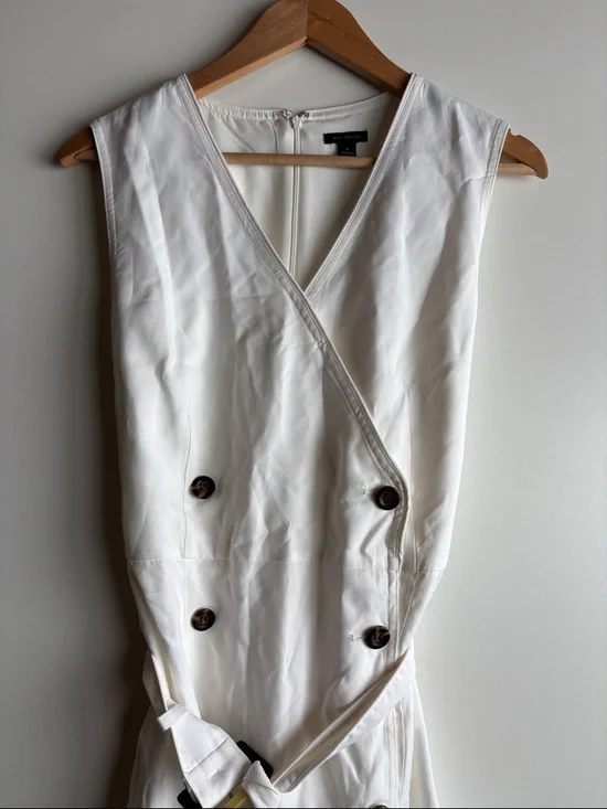 The Double Breasted Belted Flare
Dress by Ann Taylor Sleeveless White Size 10 - Picture 3 of 6